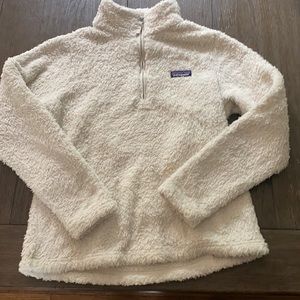 White fuzzy Patagonia 1/4 zip size small